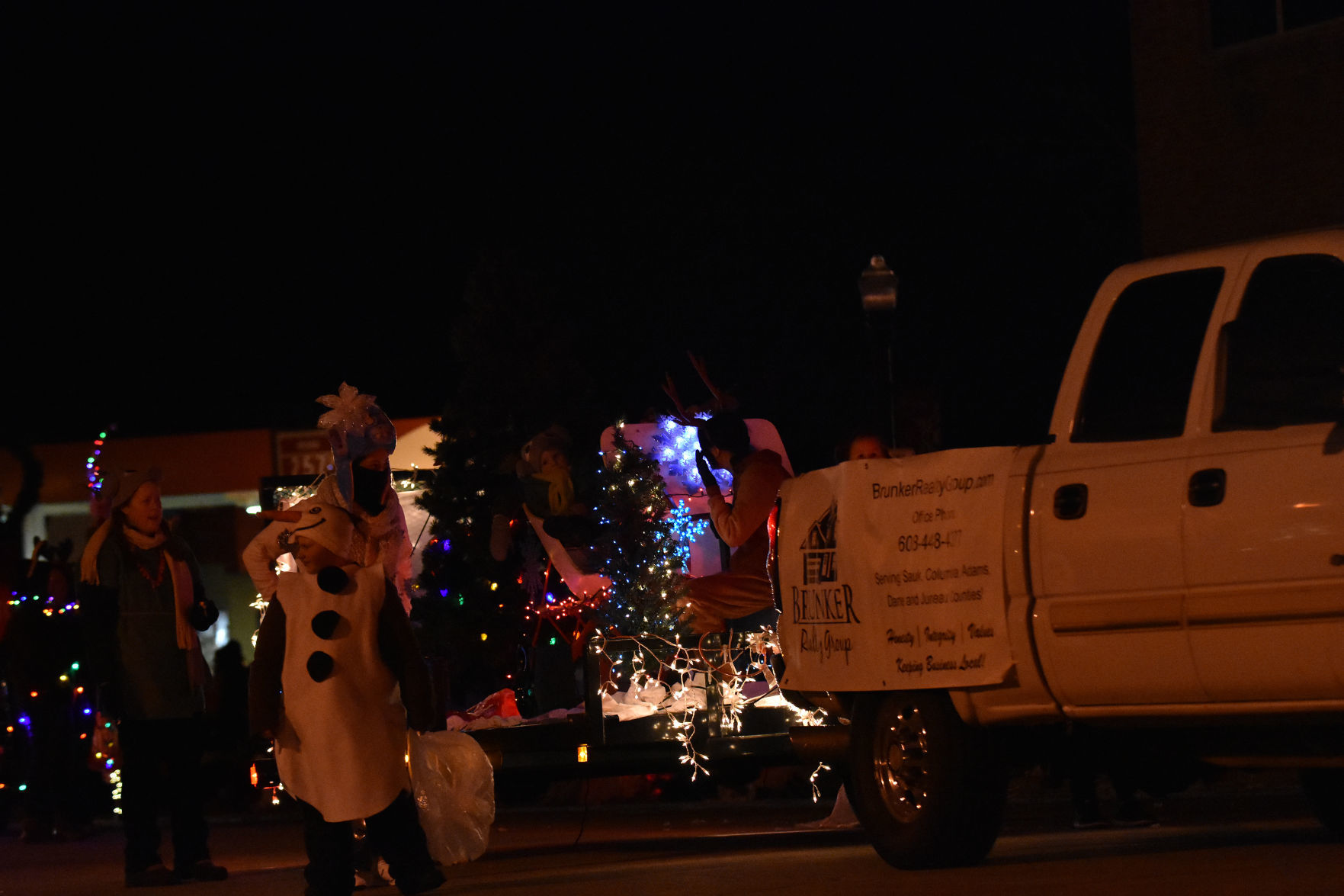 111718-bara-news-collection-light-paradeDSC_0044